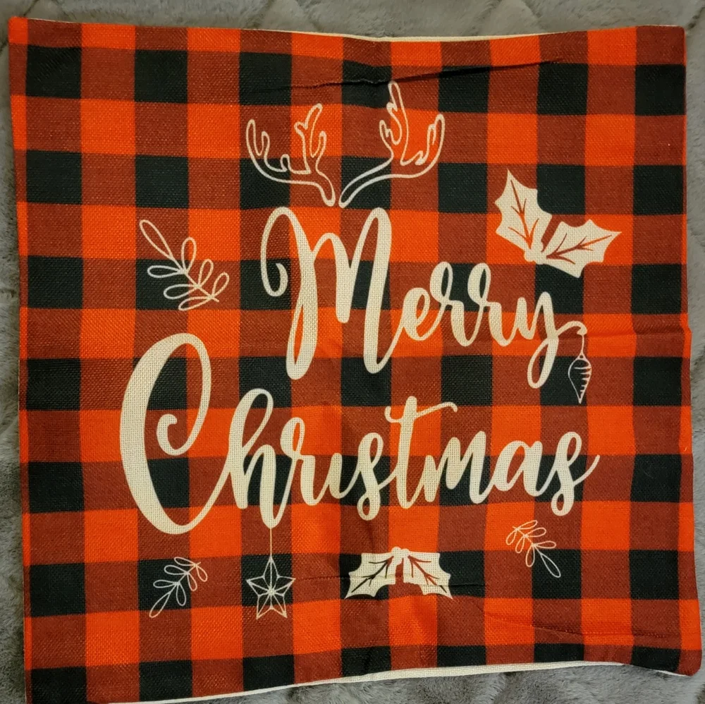 NWT SET OF 4 Christmas Decorations Pillow Covers 18x18